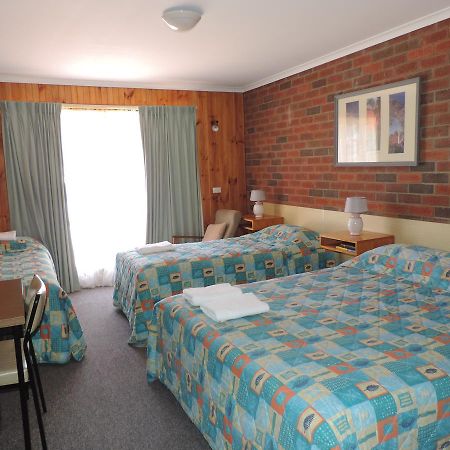 Tooleybuc Country Roads Motor Inn Екстер'єр фото