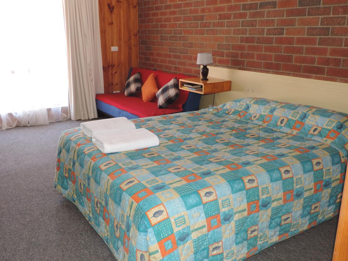 Tooleybuc Country Roads Motor Inn Екстер'єр фото