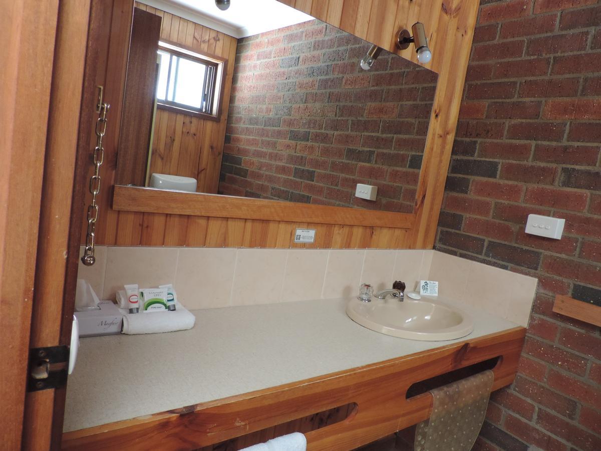 Tooleybuc Country Roads Motor Inn Екстер'єр фото