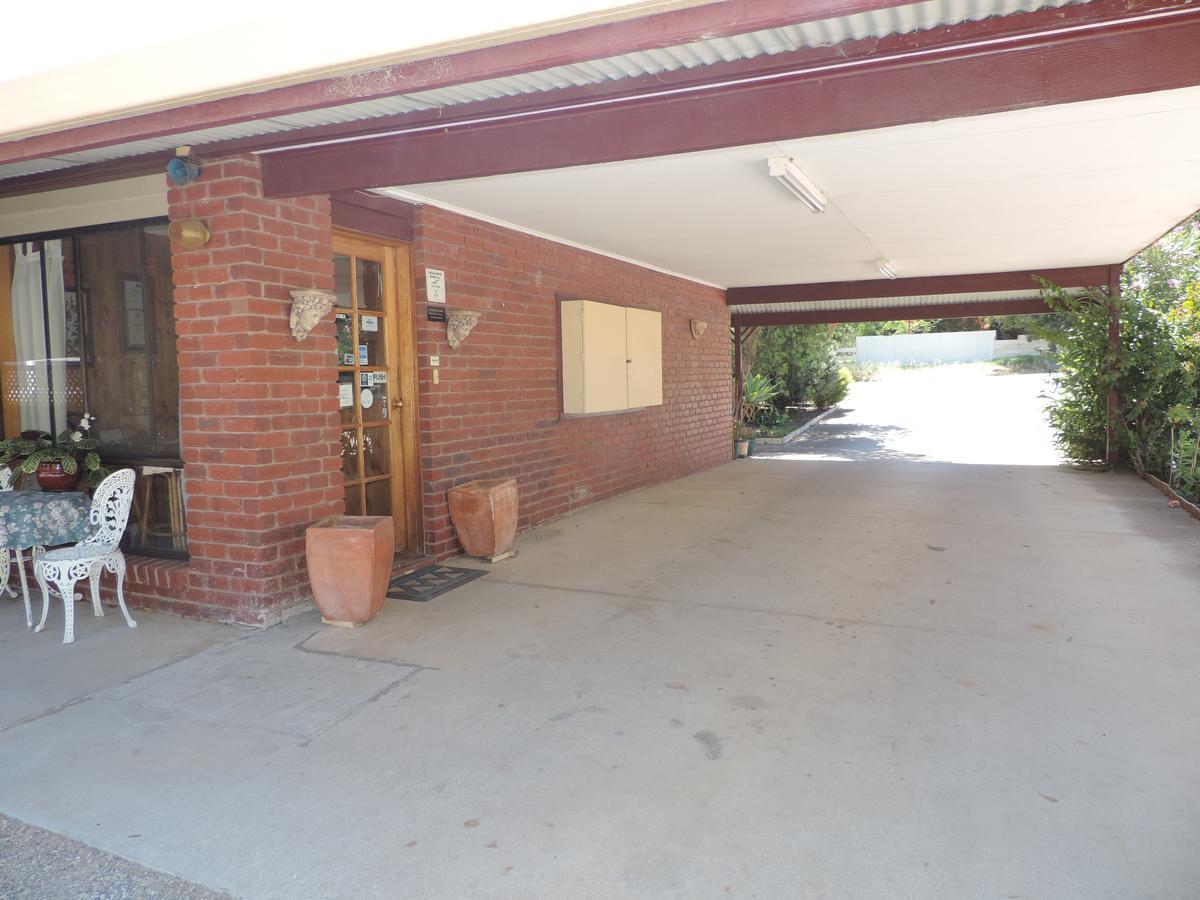 Tooleybuc Country Roads Motor Inn Екстер'єр фото